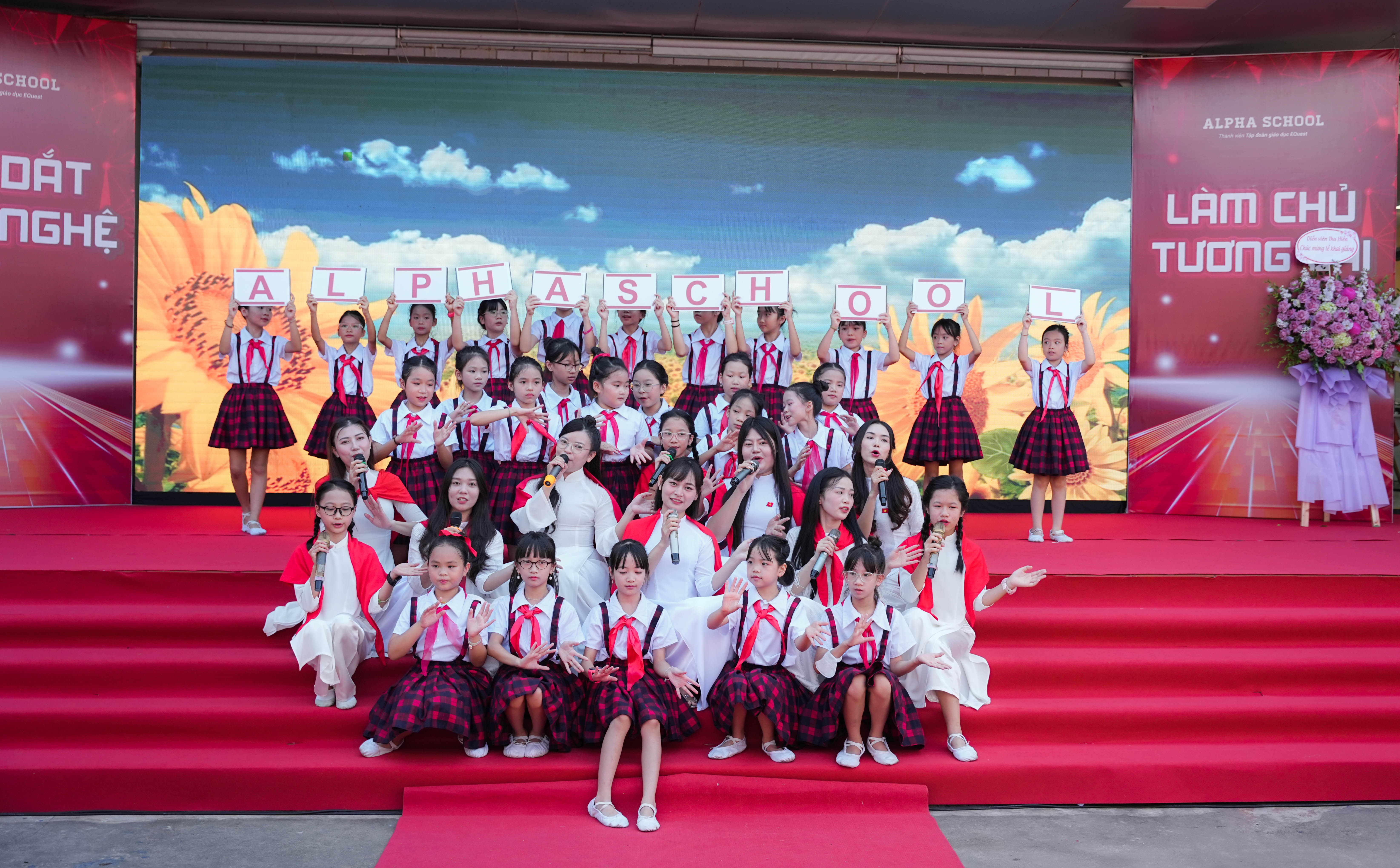 GIÁO VIÊN TRUYỀN CẢM HỨNG - CÔ NGUYỄN THANH LAM VÀ HÀNH TRÌNH THẮP SÁNG ƯỚC MƠ BẰNG TINH THẦN ĐỔI MỚI 3 DSC05695