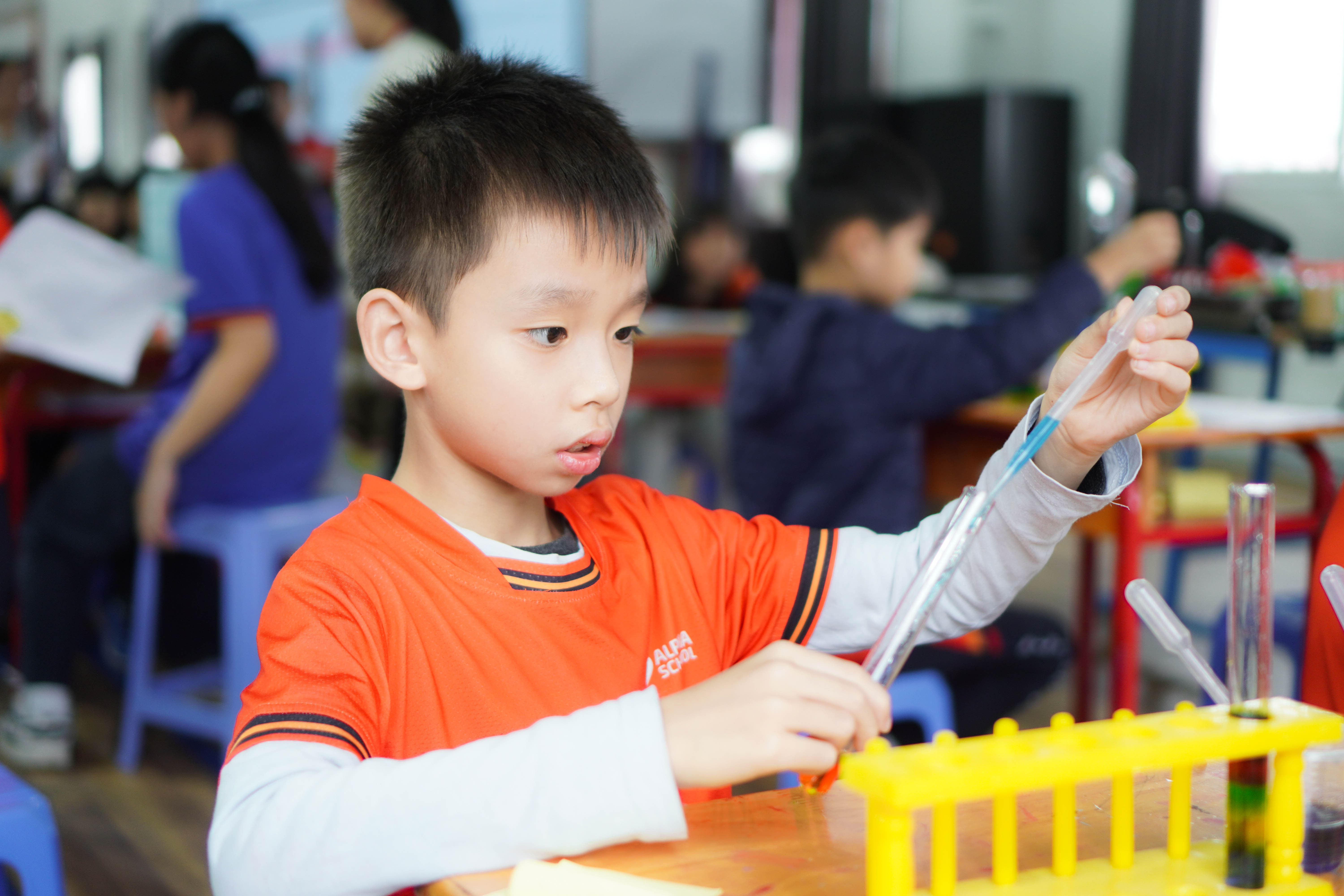 NGÀY HỘI STEM TIỂU HỌC ALPHA – 12 TRẠM TRẢI NGHIỆM, 1 HÀNH TRÌNH KHÁM PHÁ KHÔNG GIỚI HẠN 3 DSC02086