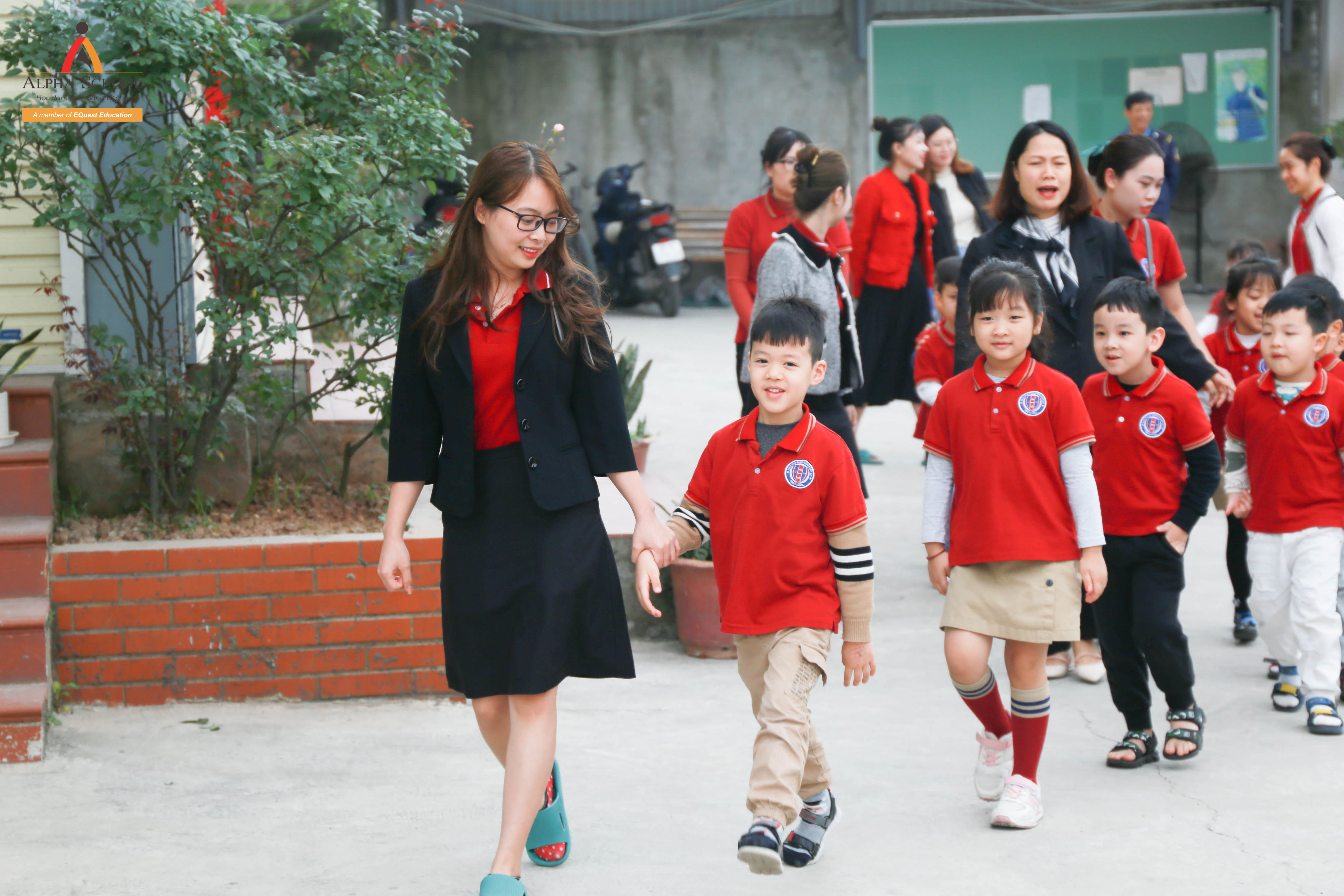 THAM GIA ALPHA PHIÊU LƯU KÝ CÙNG TIỂU ĐỘI “ GÀ CON” TRƯỜNG MẦM NON RED BEAN KINDERGARTEN