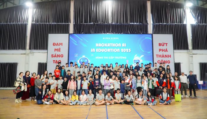 HỌC SINH ALPHA SÔI NỔI TẠI VÒNG THI CẤP TRƯỜNG CUỘC THI HACKATHON AI IN EDUCATION 2025 8 news 0.600812001742787710