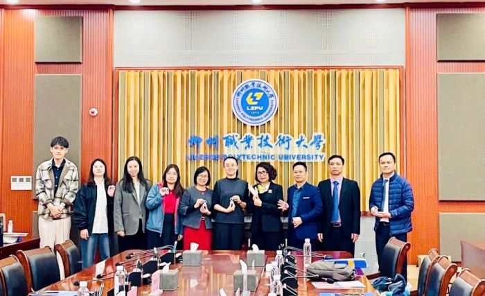 news 0.305907001732699076